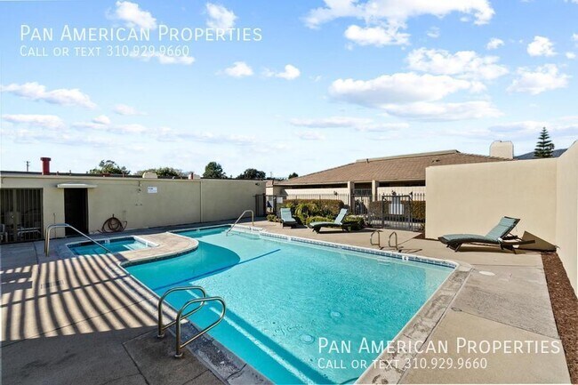 Building Photo - 440 Vista Dr