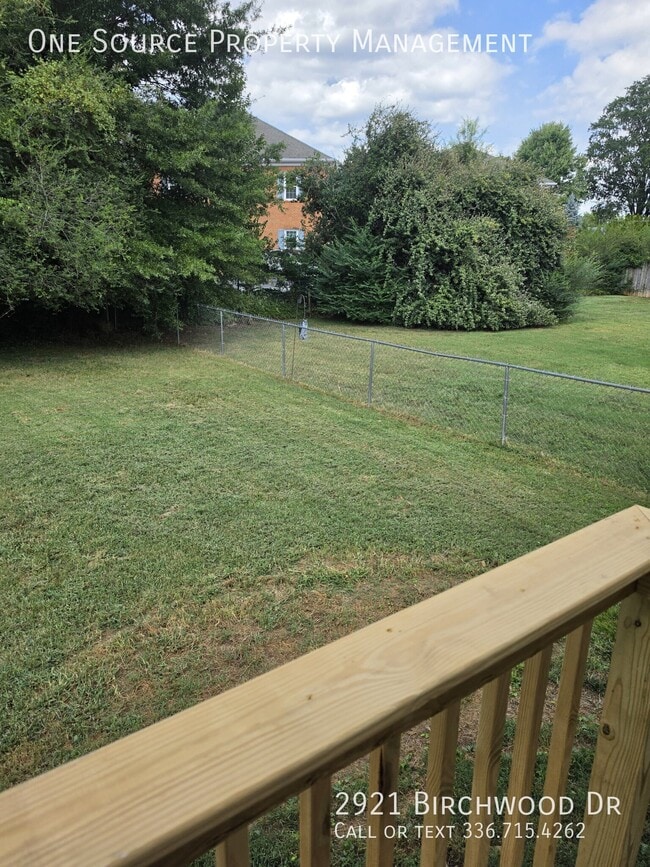 Building Photo - 2921 Birchwood Dr