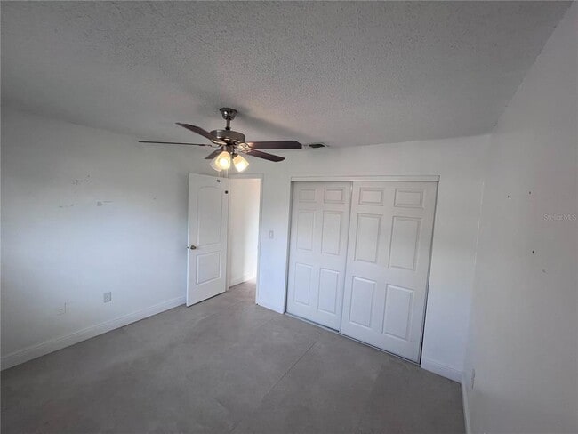 Building Photo - 686 Royalty Ct