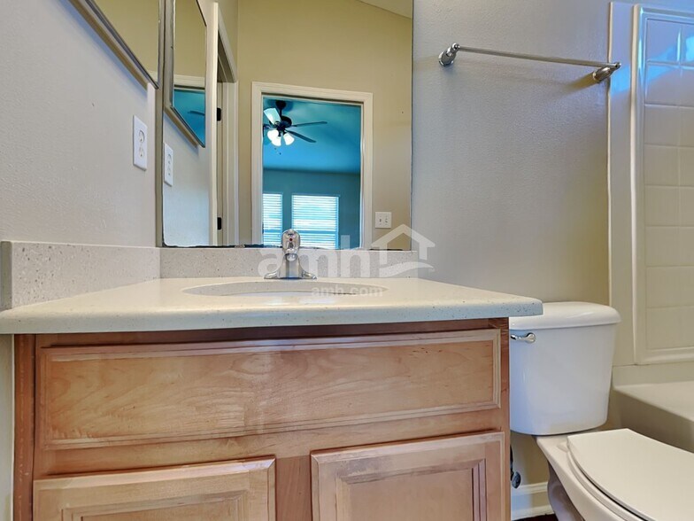 Building Photo - 2684 Oak Haven Dr