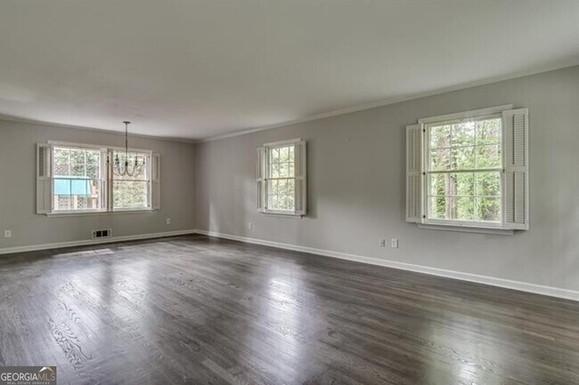 Building Photo - 4243 McClatchey Cir NE