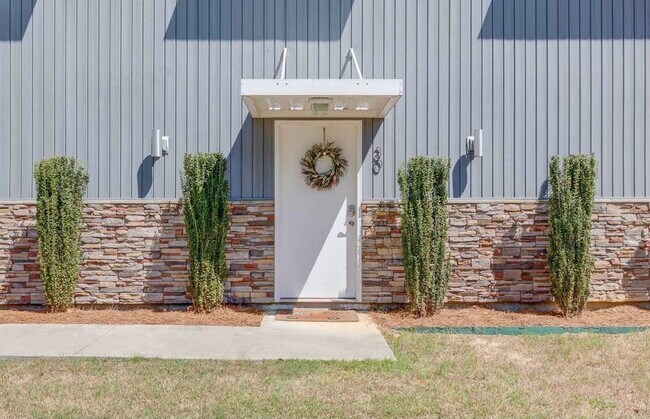 Building Photo - 30 Oak Glen Dr