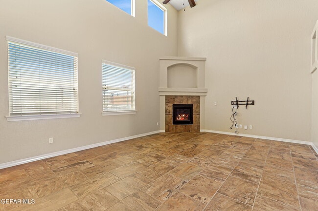 Building Photo - 405 Saltford Pl
