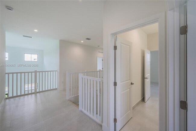 Building Photo - 32242 SW 194th Ave