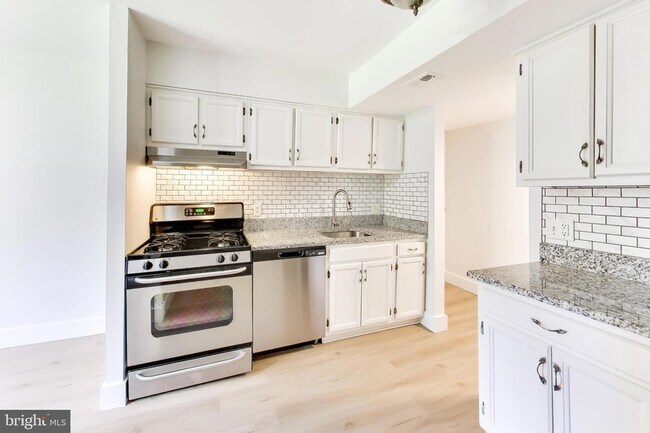 Building Photo - 6027 Majors Ln