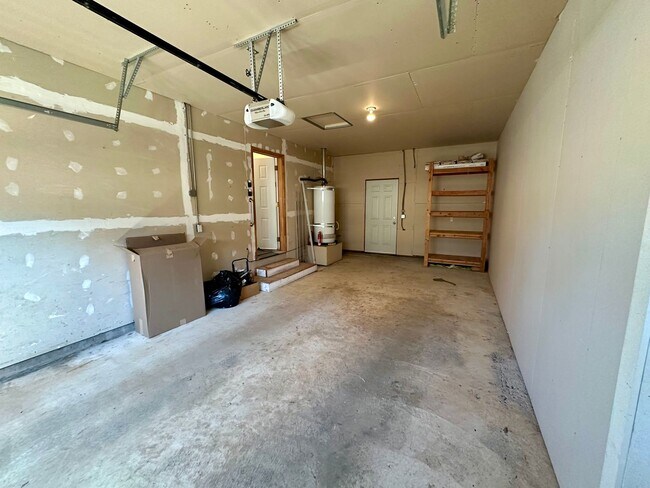 Building Photo - 3 Bedroom 2.5 Bathroom Home on 10 Acres Wi...