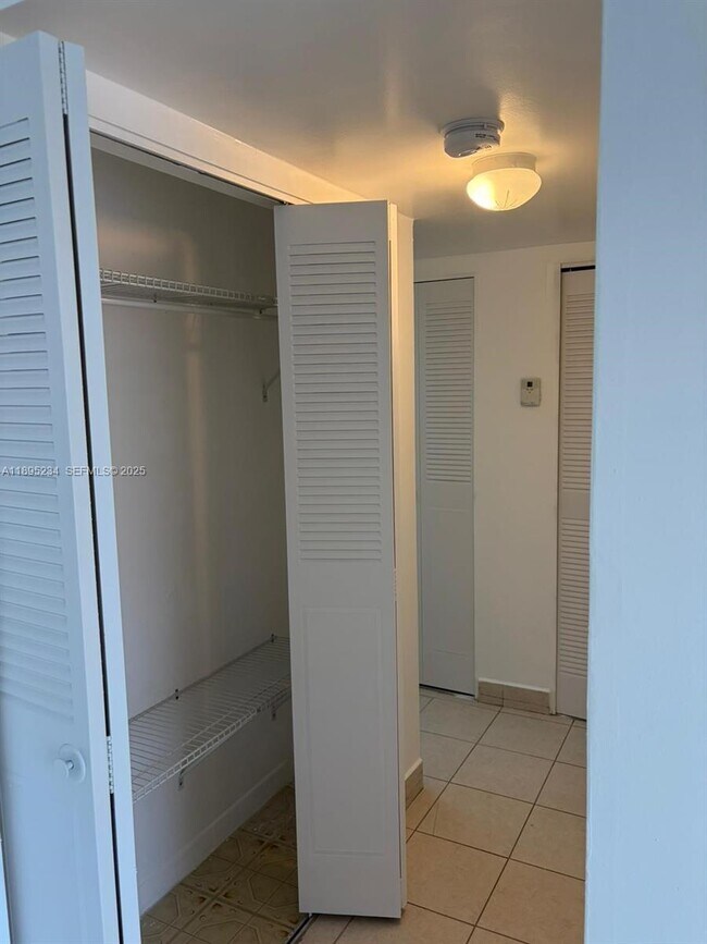 Building Photo - 6820 W Flagler St