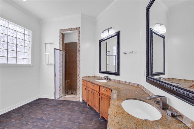 Building Photo - 24 M S St