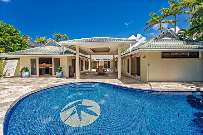Building Photo - 5 BR Executive Home with Pool in prestigious Kahala! Pet Friendly!