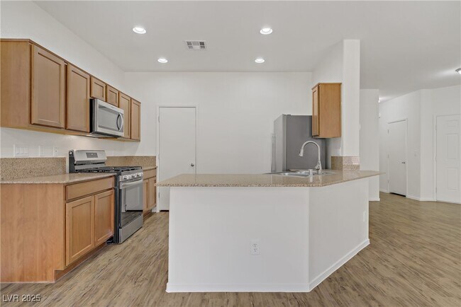 Building Photo - 9535 Stills Way