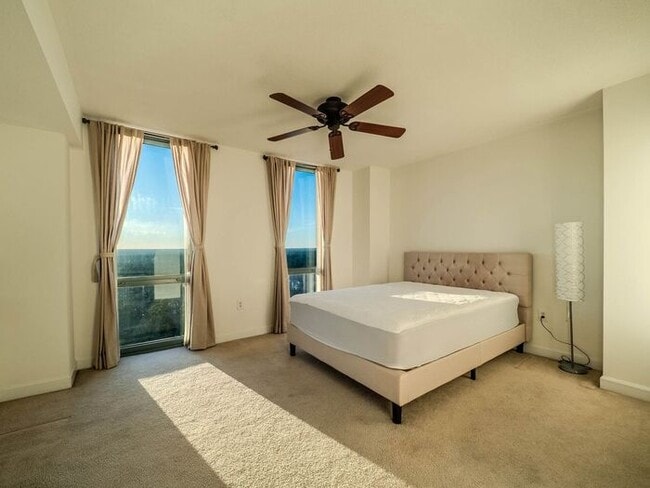 Building Photo - 2870 Pharr Ct S Northwest