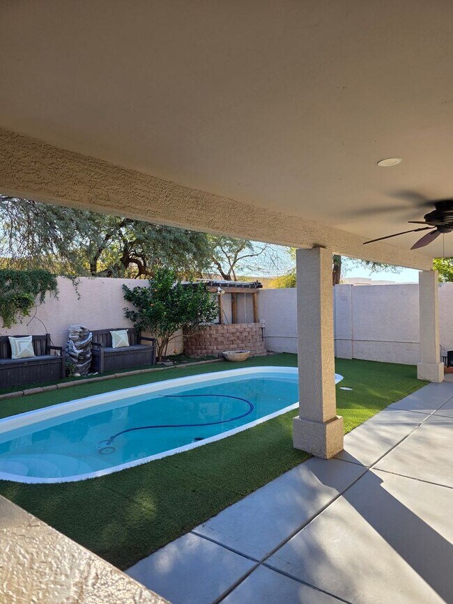 Building Photo - Beautiful 3BR 2BA Home w/ Private Pool • Pool + Covered Patio • Attached Garage in Phoenix