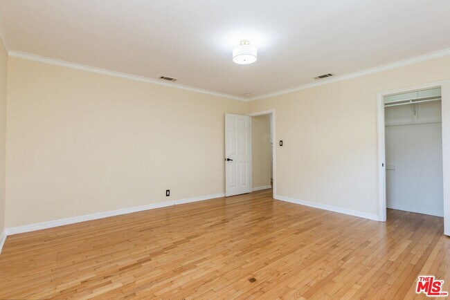 Building Photo - 1974 Preuss Rd