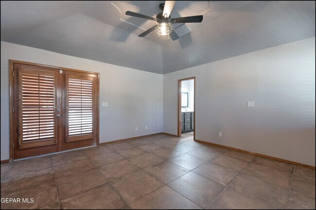 Building Photo - 6412 Via Aventura Dr