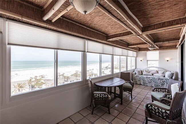 Building Photo - 1055 W Peppertree Dr