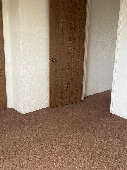 Building Photo - 433 Avenida Garza