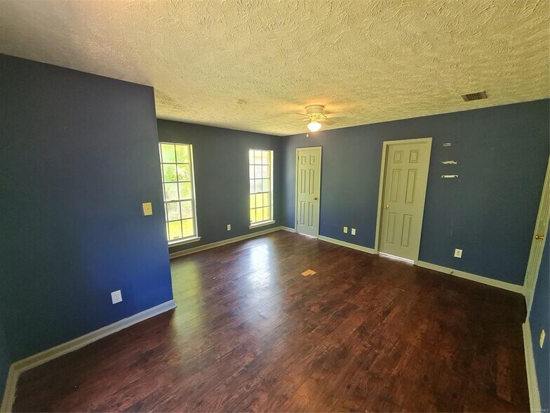 Building Photo - 3661 Horseshoe Cir