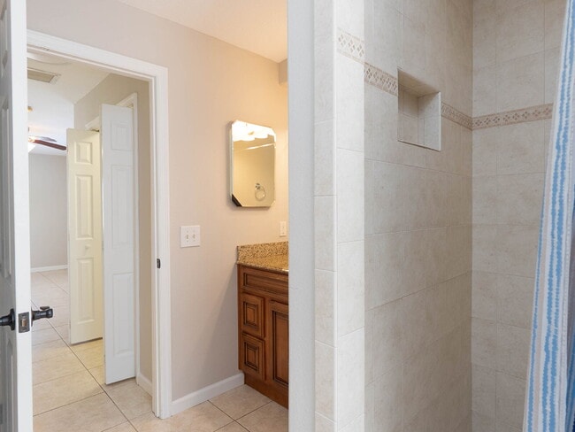 Building Photo - RENT THIS HOME WITH ZERO DEPOSIT MOVE IN: Beautiful Completely Updated 3 Bed / 2 Bath Home in Sou...