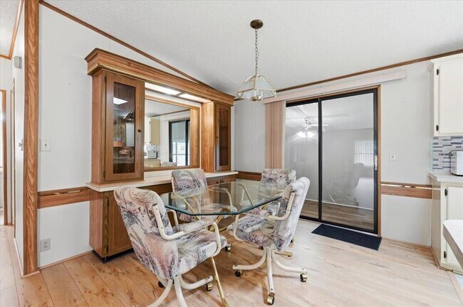 Building Photo - 1798 Fox Hill Dr