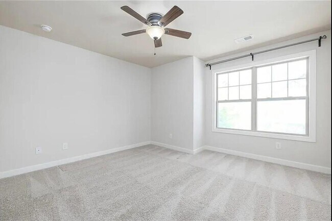 Building Photo - 7860 Highland Bluff