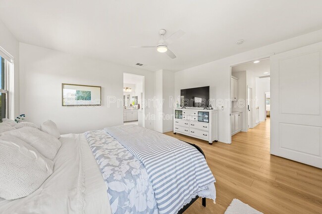 Building Photo - 1687 Picket Fence Dr