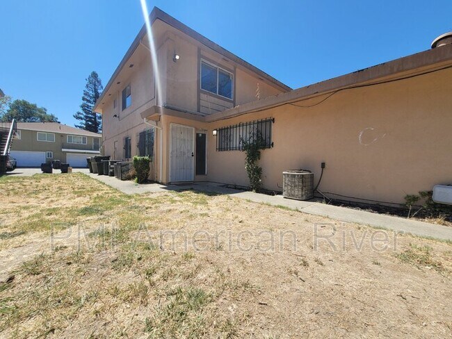 Primary Photo - 10 La Pera Ct