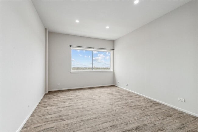 Building Photo - 2929 Buffalo Speedway