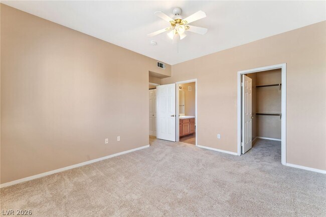 Building Photo - 2113 Echo Bay St