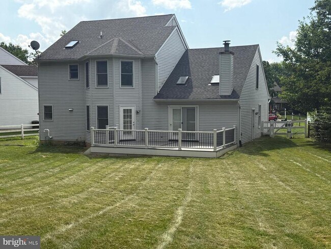 Building Photo - 706 Colin Ct