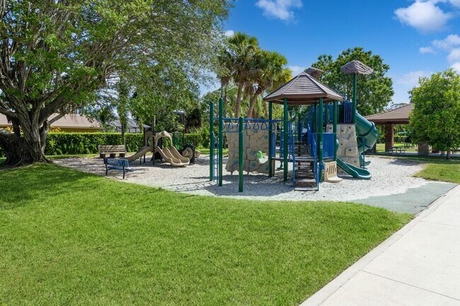 Building Photo - 160 Palm Cir