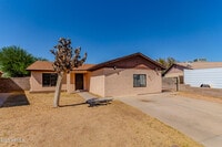 Building Photo - 912 N 1st St