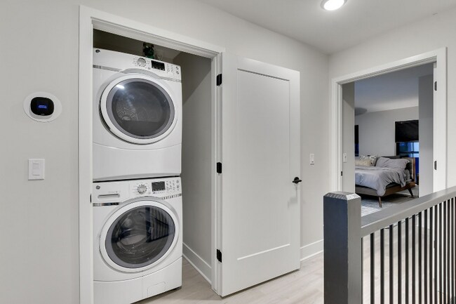 Building Photo - 1013 Park Ave