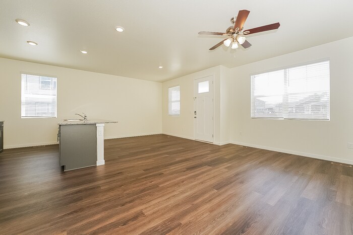 Building Photo - 13405 Oneida Ln