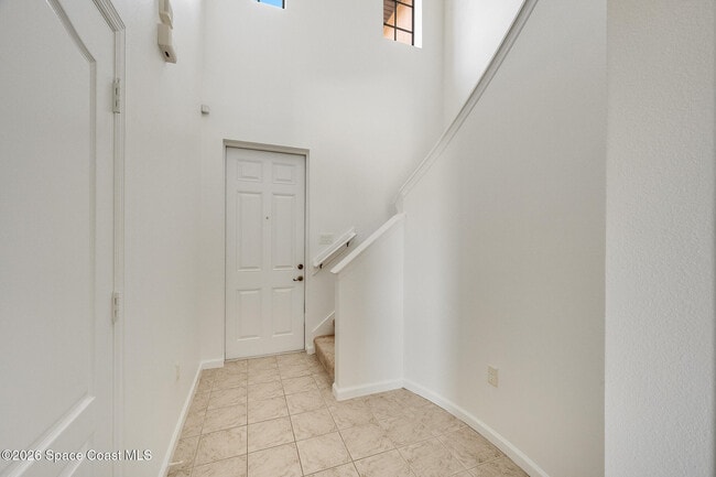 Building Photo - 733 Ventura Dr