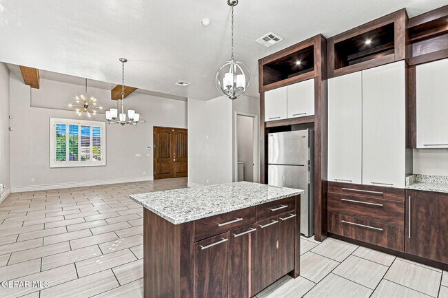 Building Photo - 3203 Red Orchard Dr