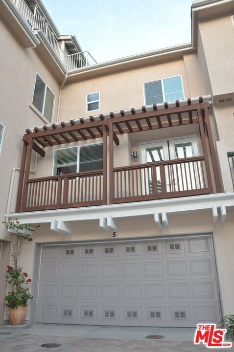 Building Photo - 6010 S Celedon Creek