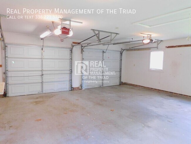 Building Photo - 3407 Park Hill Dr