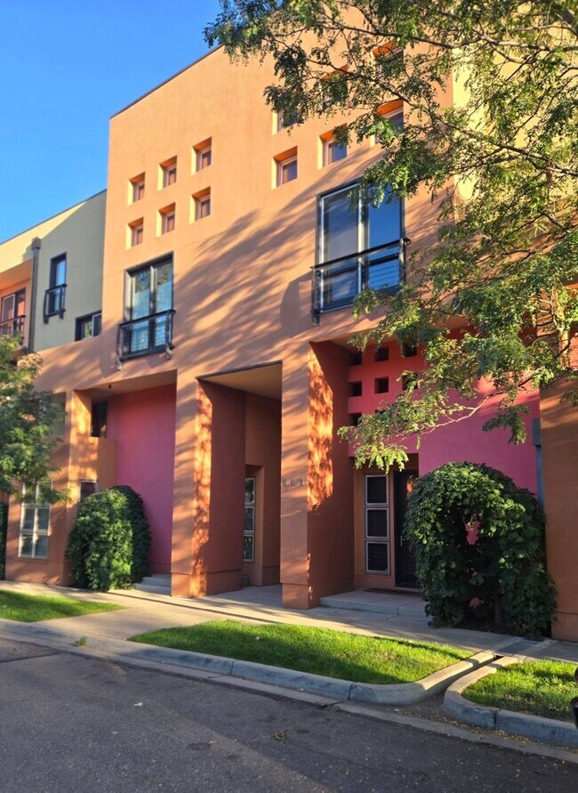 Building Photo - 801 Confidence Dr
