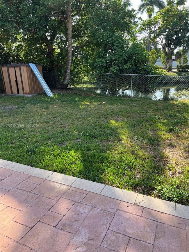 Building Photo - 158 SW 96th Ct