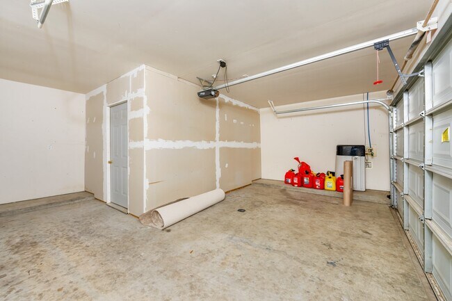 Building Photo - 4908 Summer Rain Dr