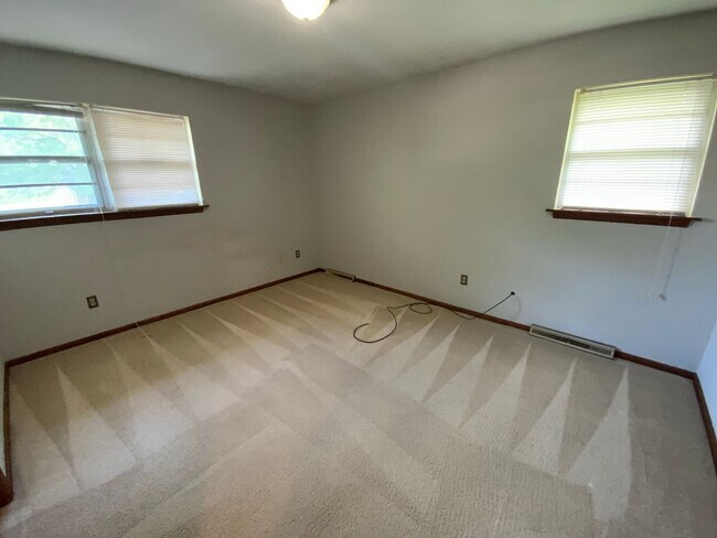 Building Photo - 4208-4210 Rollins Rd