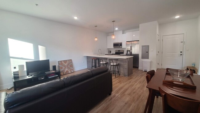 Building Photo - 111 75th St