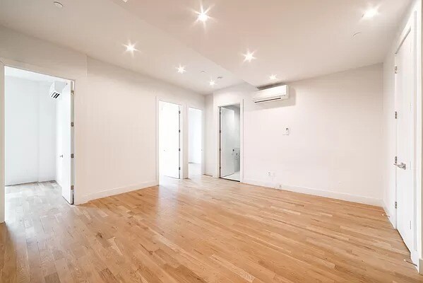 Building Photo - 1538 New York Ave