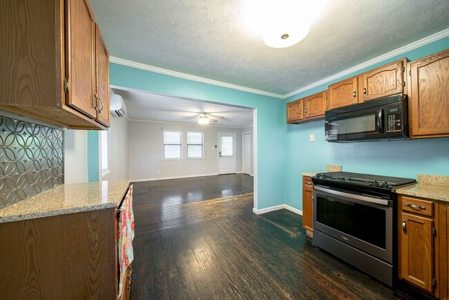 Building Photo - 3 Bedroom 2 bath Harris County