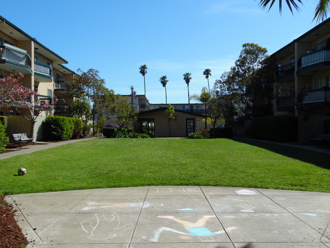 Courtyard & Fitness Room - 1940 Franciscan Way