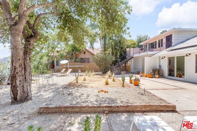 Building Photo - 508 N Avenue 66