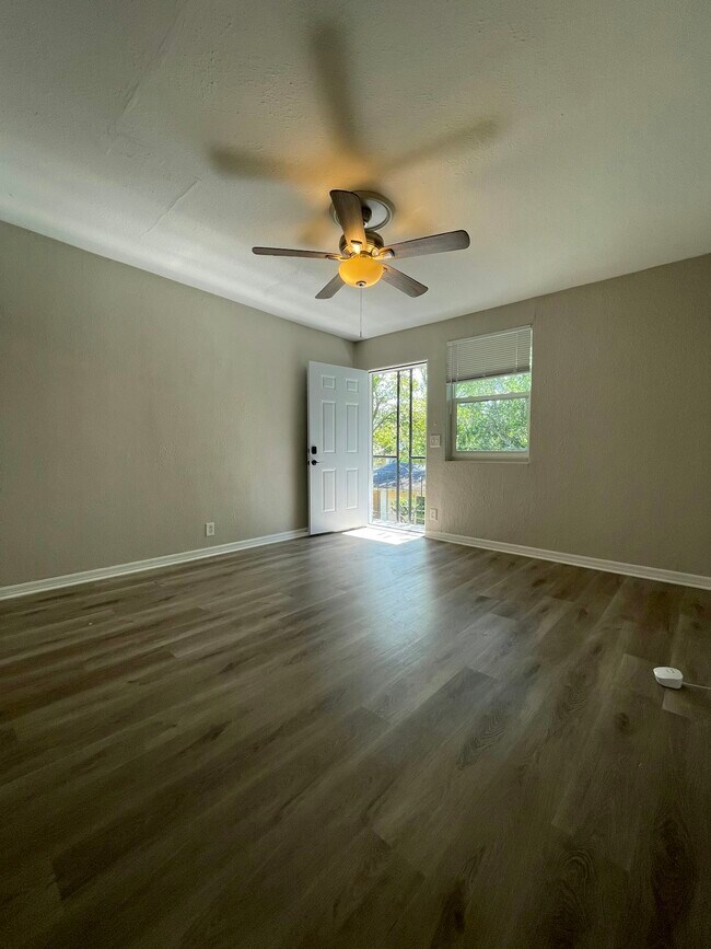 Building Photo - 1575 W 19th St