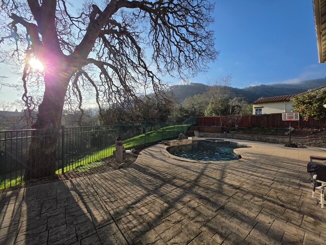 Building Photo - 1850 Ballybunion Dr