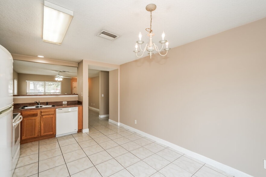 Building Photo - 32121 Northridge Dr