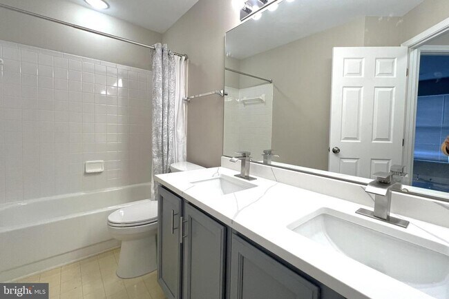 Building Photo - 2035 Madrillon Springs Ct